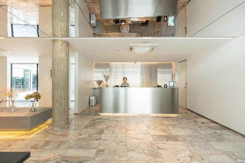 Reno Hotel - Lobi