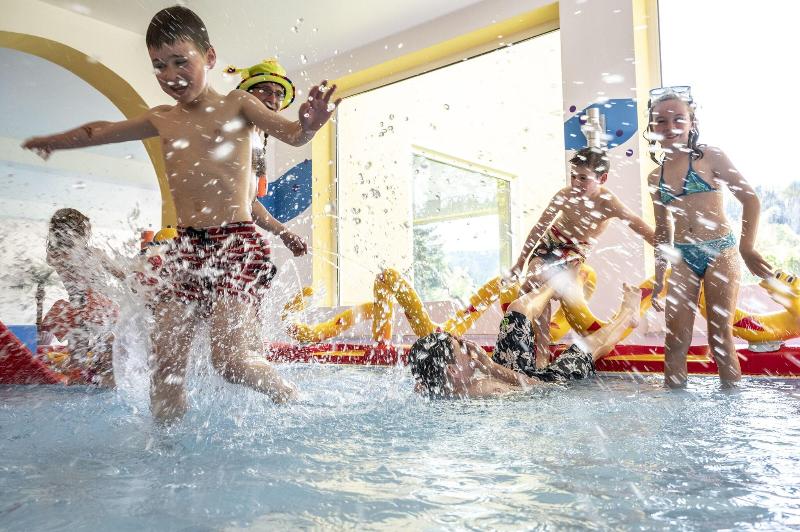 Familotel FamilienKlub Krug - Havuz