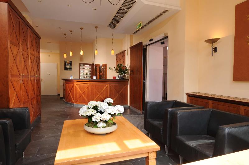 martas Hotel Berlin Mitte - Lobi