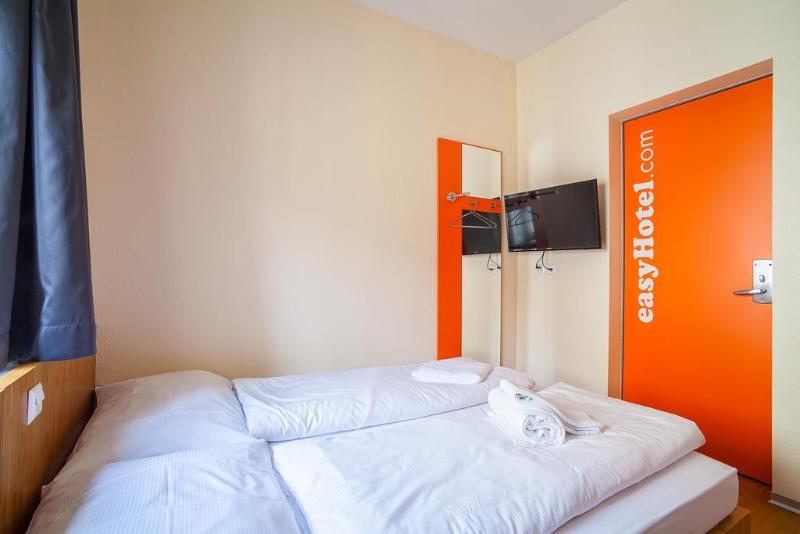 easyHotel Basel City - Genel