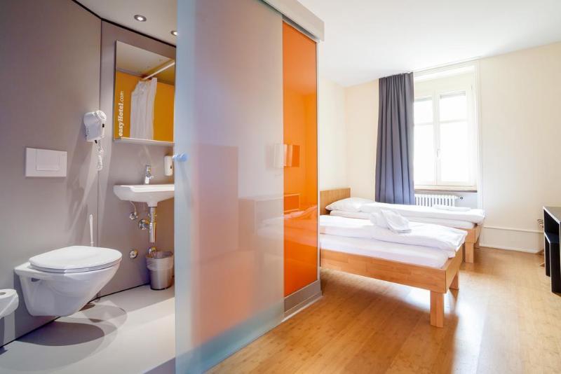 easyHotel Basel City - Genel
