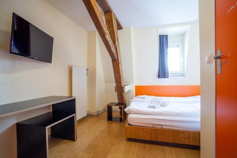 easyHotel Basel City - Genel
