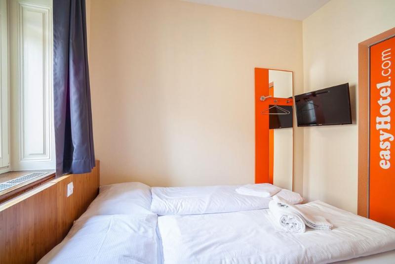 easyHotel Basel City - Genel