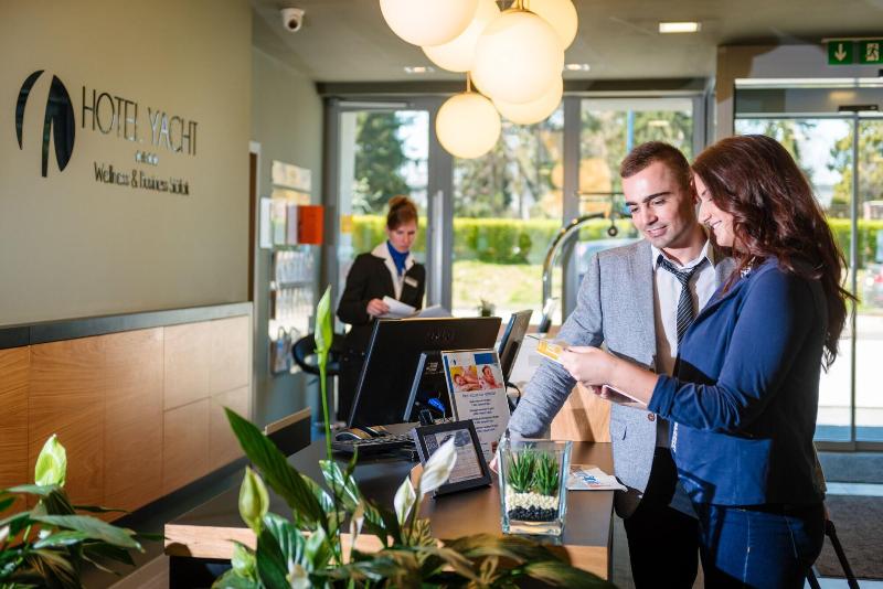 Hotel Yacht Wellness & Business - Lobi