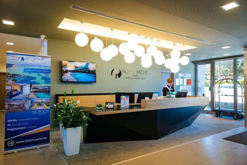 Hotel Yacht Wellness & Business - Lobi
