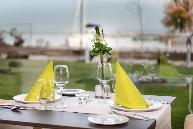 Hotel Yacht Wellness & Business - Restoran