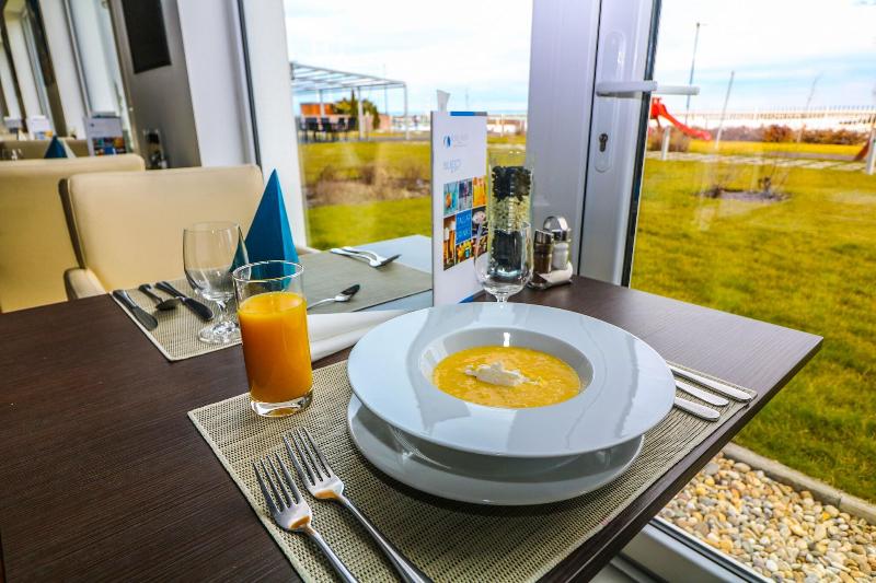 Hotel Yacht Wellness & Business - Restoran