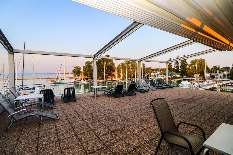 Hotel Yacht Wellness & Business - Teras