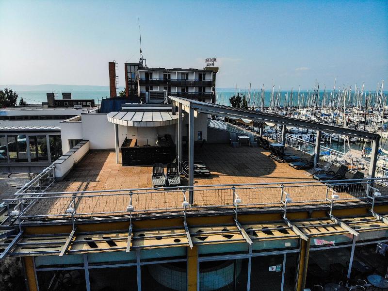 Hotel Yacht Wellness & Business - Teras