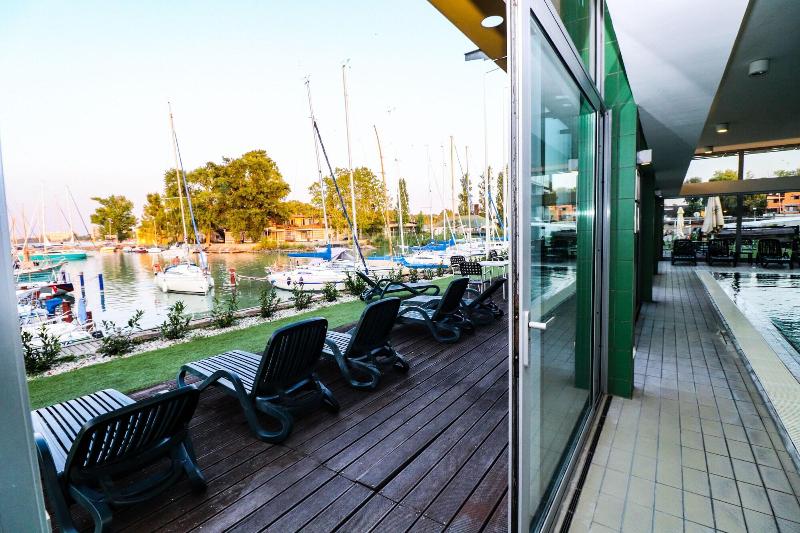 Hotel Yacht Wellness & Business - Teras
