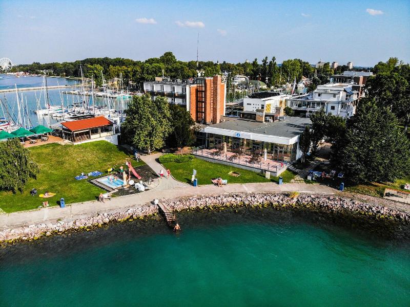 Hotel Yacht Wellness & Business - Teras
