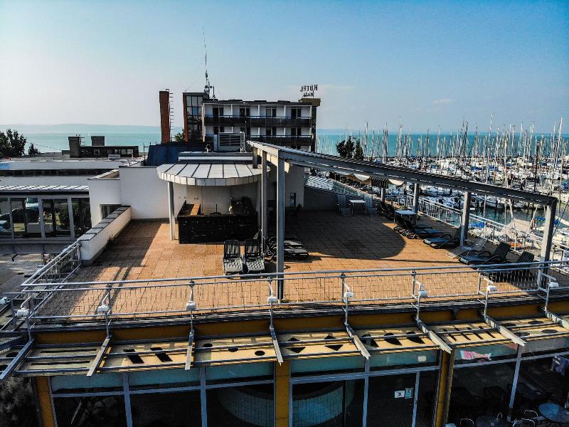 Hotel Yacht Wellness & Business - Teras