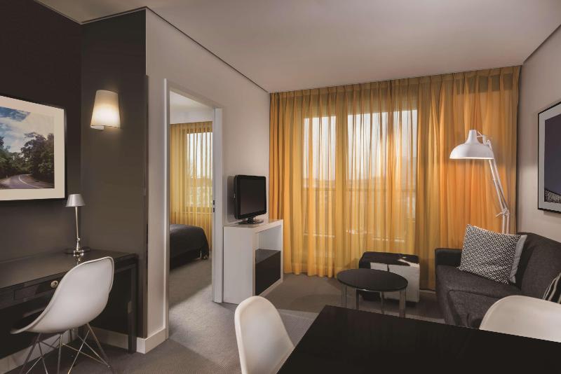 Adina Apartment Hotel Berlin Hackescher Markt - Oda