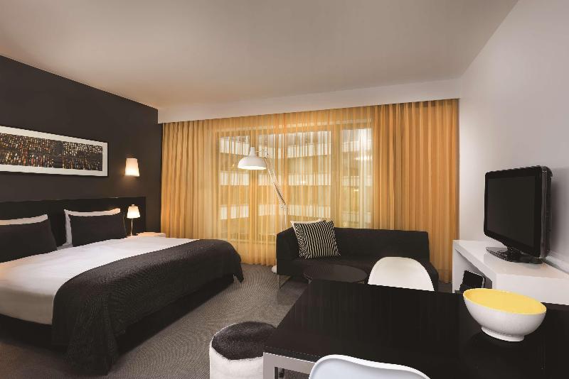 Adina Apartment Hotel Berlin Hackescher Markt - Oda