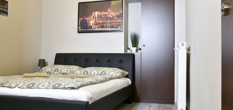 Corvin Point Hostel - Oda