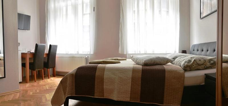 Corvin Point Hostel - Oda