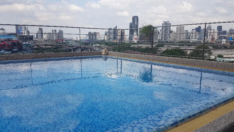 Interchange Tower Serviced Apartment - Havuz
