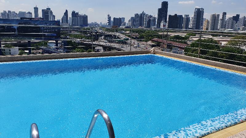 Interchange Tower Serviced Apartment - Havuz