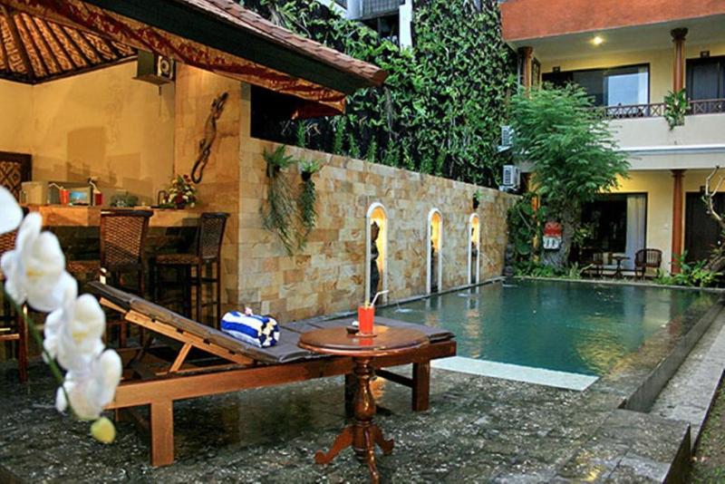 Taman Ayu Legian by ZUZU - Havuz