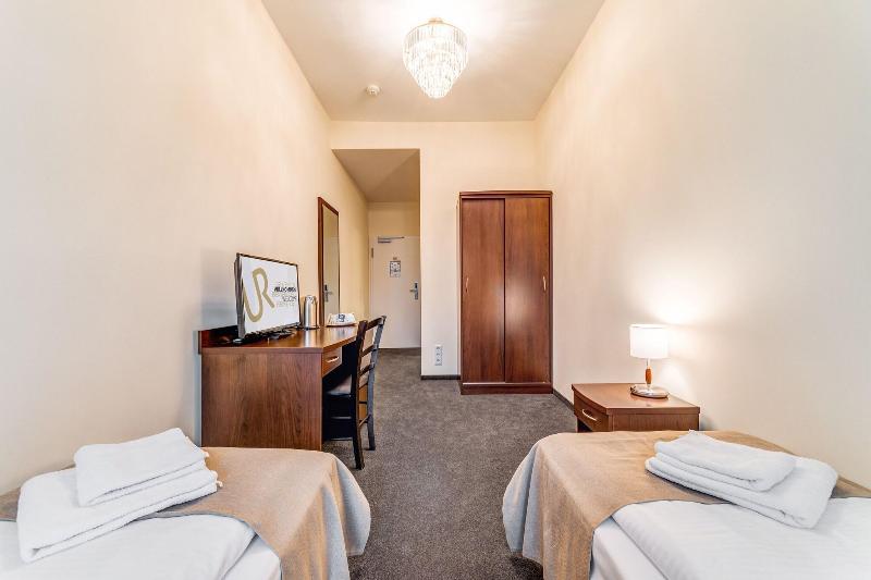 Upper Room Hotel - Oda