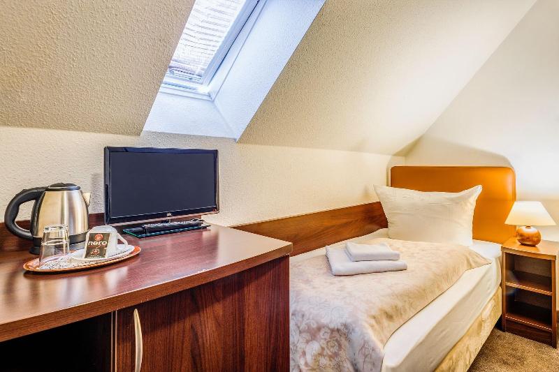 Upper Room Hotel - Oda