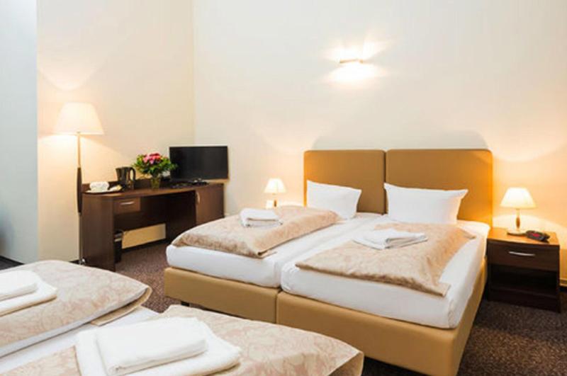 Upper Room Hotel - Oda