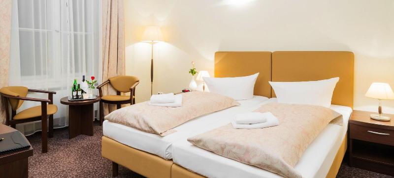 Upper Room Hotel - Oda