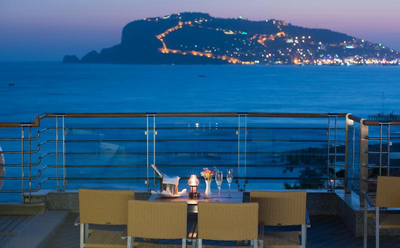 Grand Kaptan - Bar
