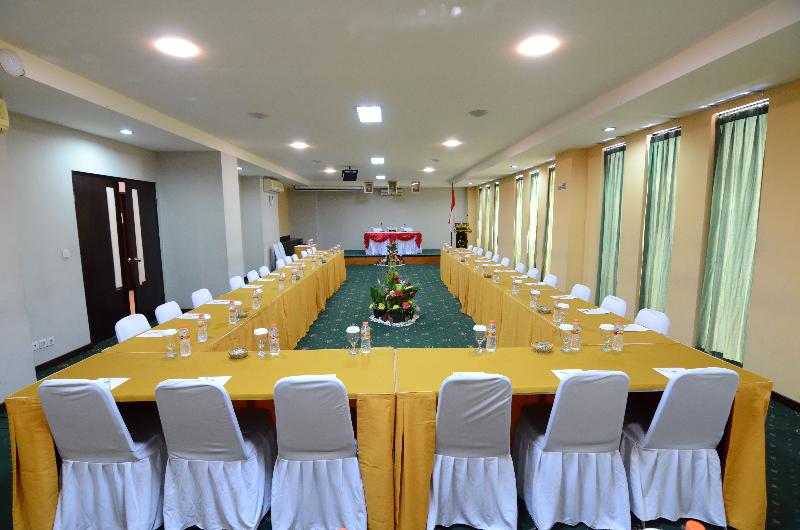 Hotel Grand Santhi - Toplantı