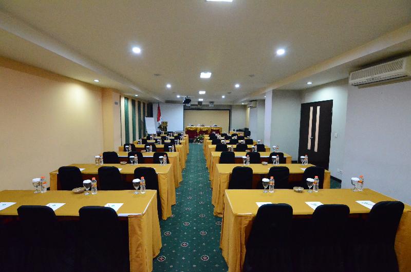 Hotel Grand Santhi - Toplantı