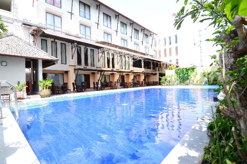 Hotel Grand Santhi - Havuz