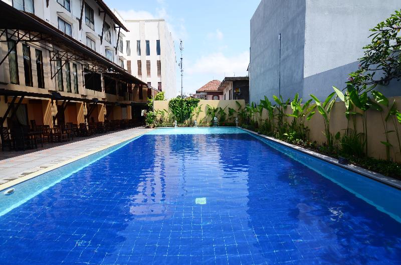 Hotel Grand Santhi - Havuz