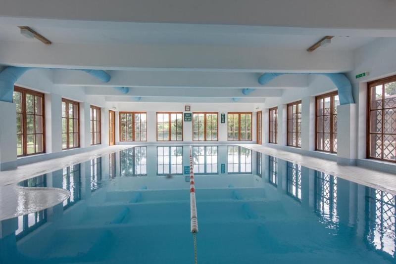 Petnehazy Aparthotel - Havuz