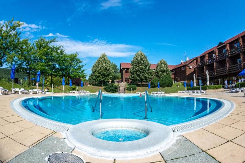Petnehazy Aparthotel - Havuz