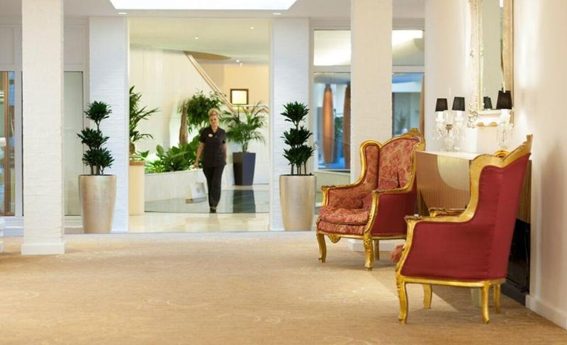 Champneys Springs Health Resorts - Lobi