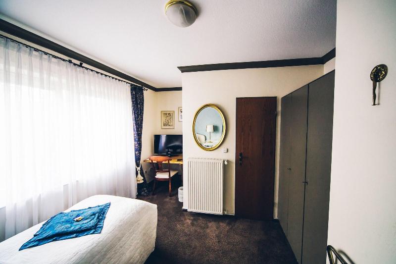 Eichenhof Antik-Hotel - Oda