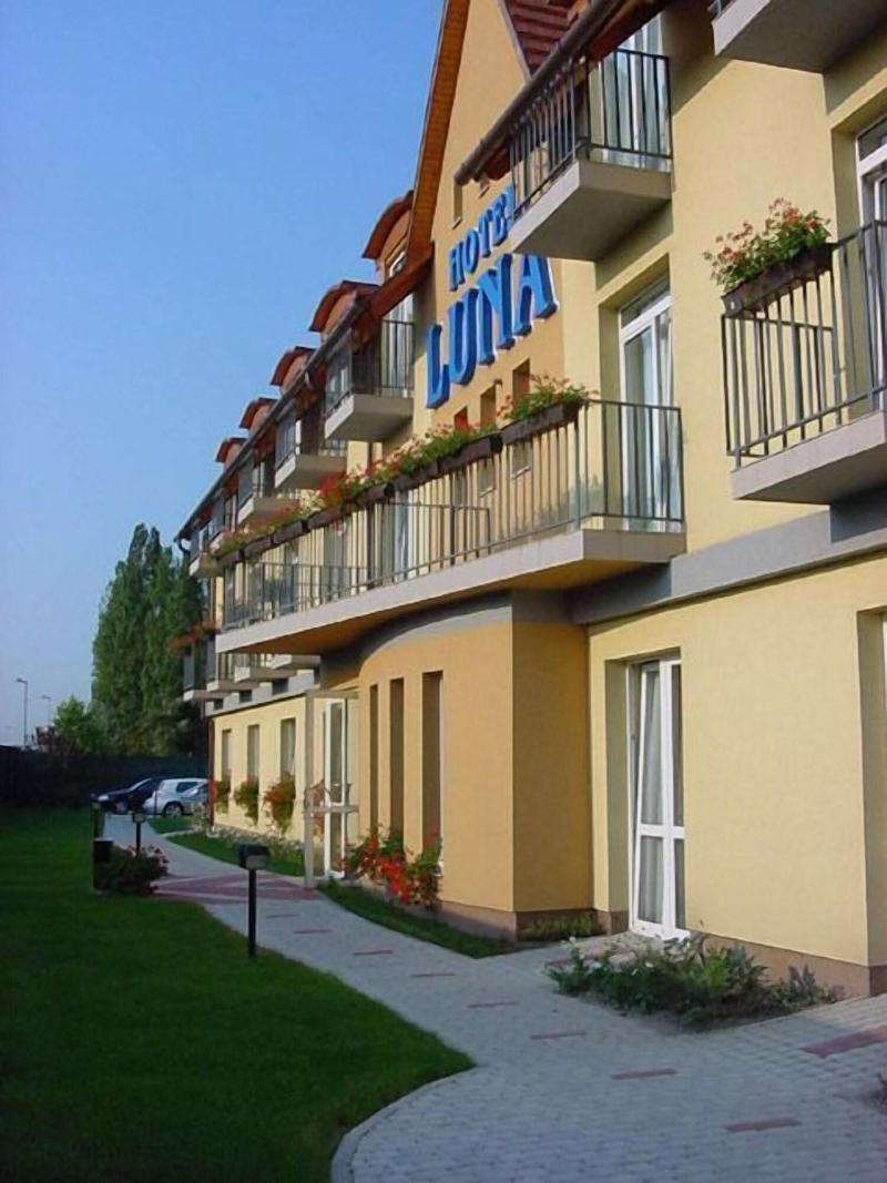 Luna - Genel