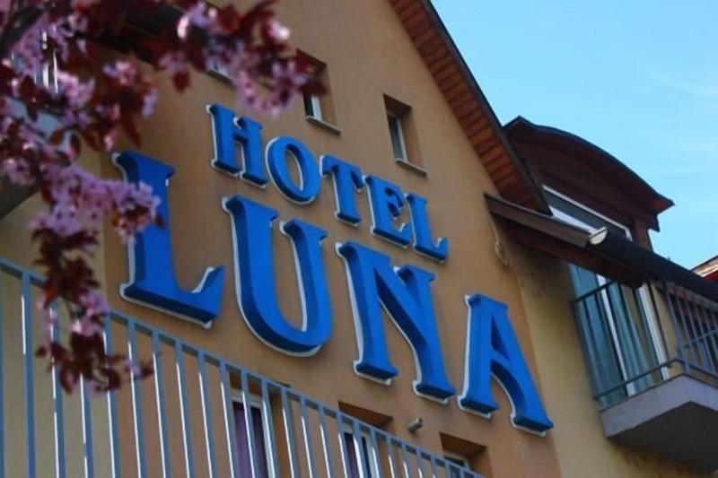 Luna - Genel