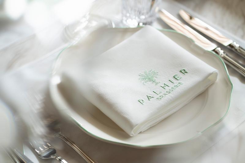 Four Seasons Hotel Bangkok at Chao Praya River - Restoran