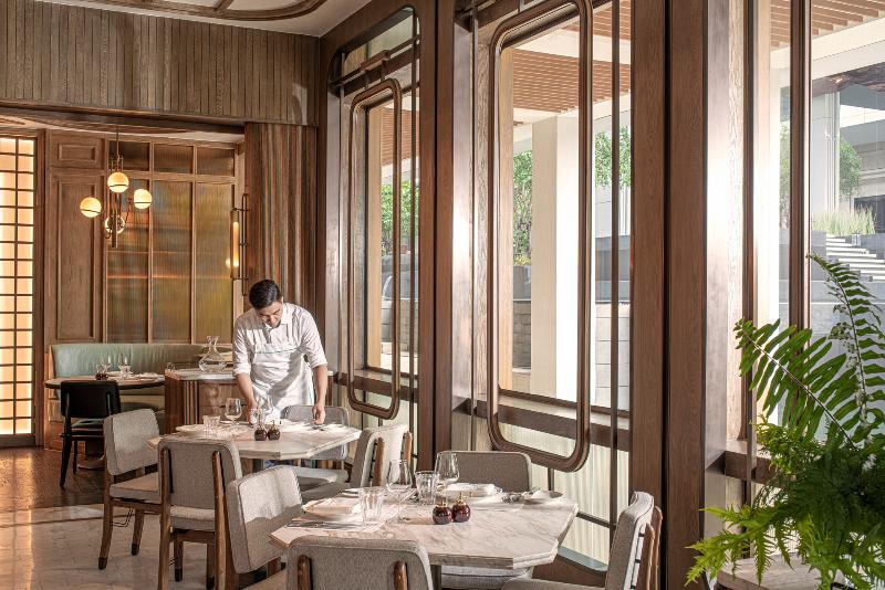 Four Seasons Hotel Bangkok at Chao Praya River - Restoran