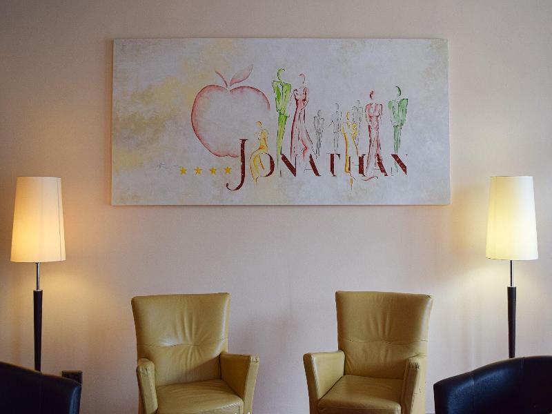 Jonathan - Lobi
