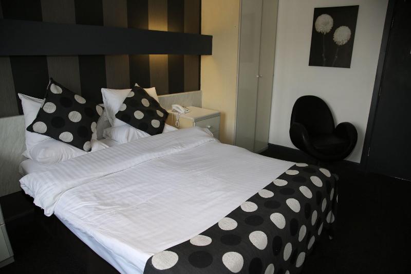 Inn On The Prom Boutique - Genel
