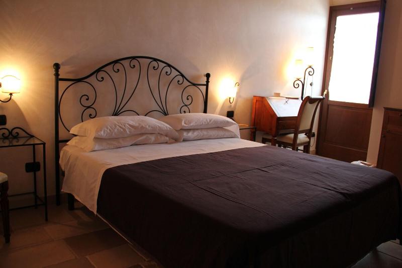 Masseria Fortificata Donnaloia - Genel