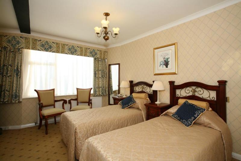 Deans Place - Genel