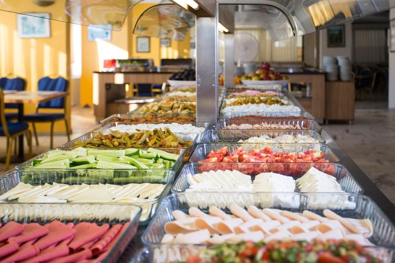 Tuntas Beach Hotel Altinkum - Restoran