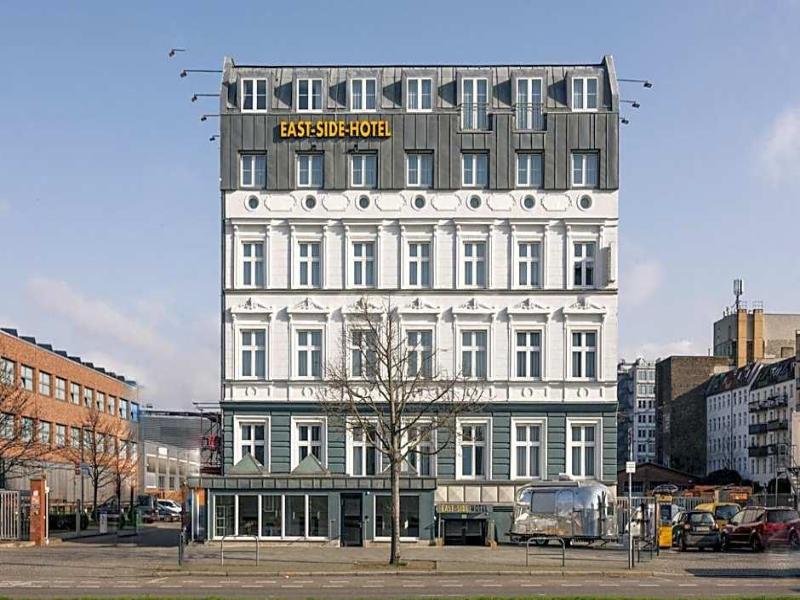 East Side - Genel