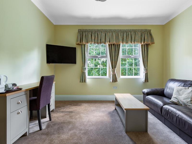 Woodlands Manor - Genel