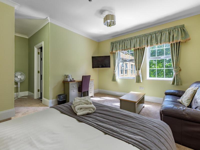 Woodlands Manor - Genel