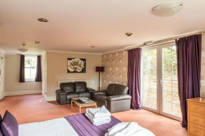 Woodlands Manor - Oda