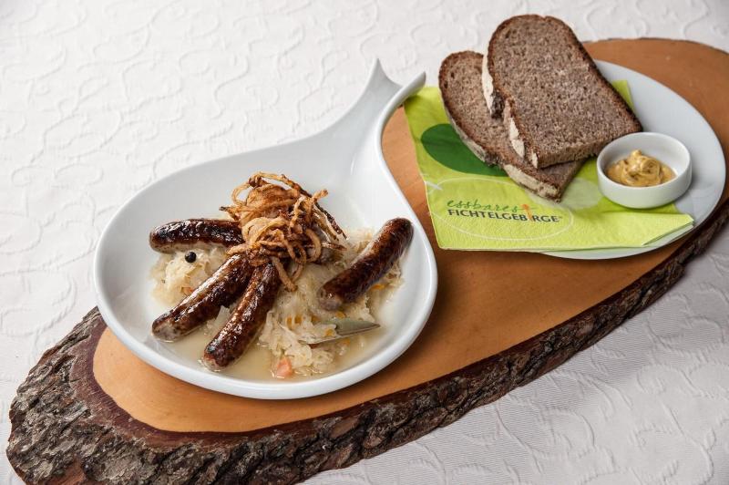 Hotel & Gasthof Goldener Hirsch - Restoran